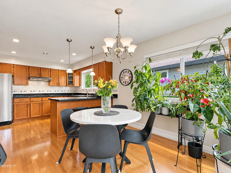 1415 Lansdowne Drive, Coquitlam, BC, V3E 1Y5 - 13