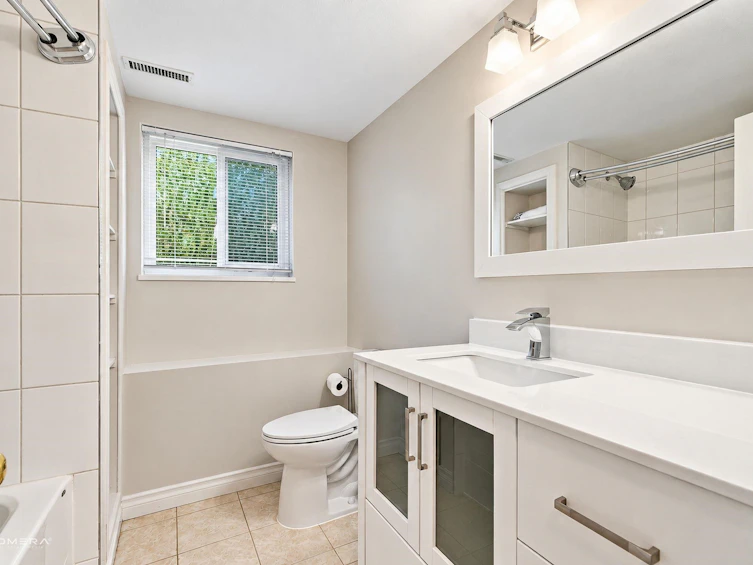 1415 Lansdowne Drive, Coquitlam, BC, V3E 1Y5 - 31