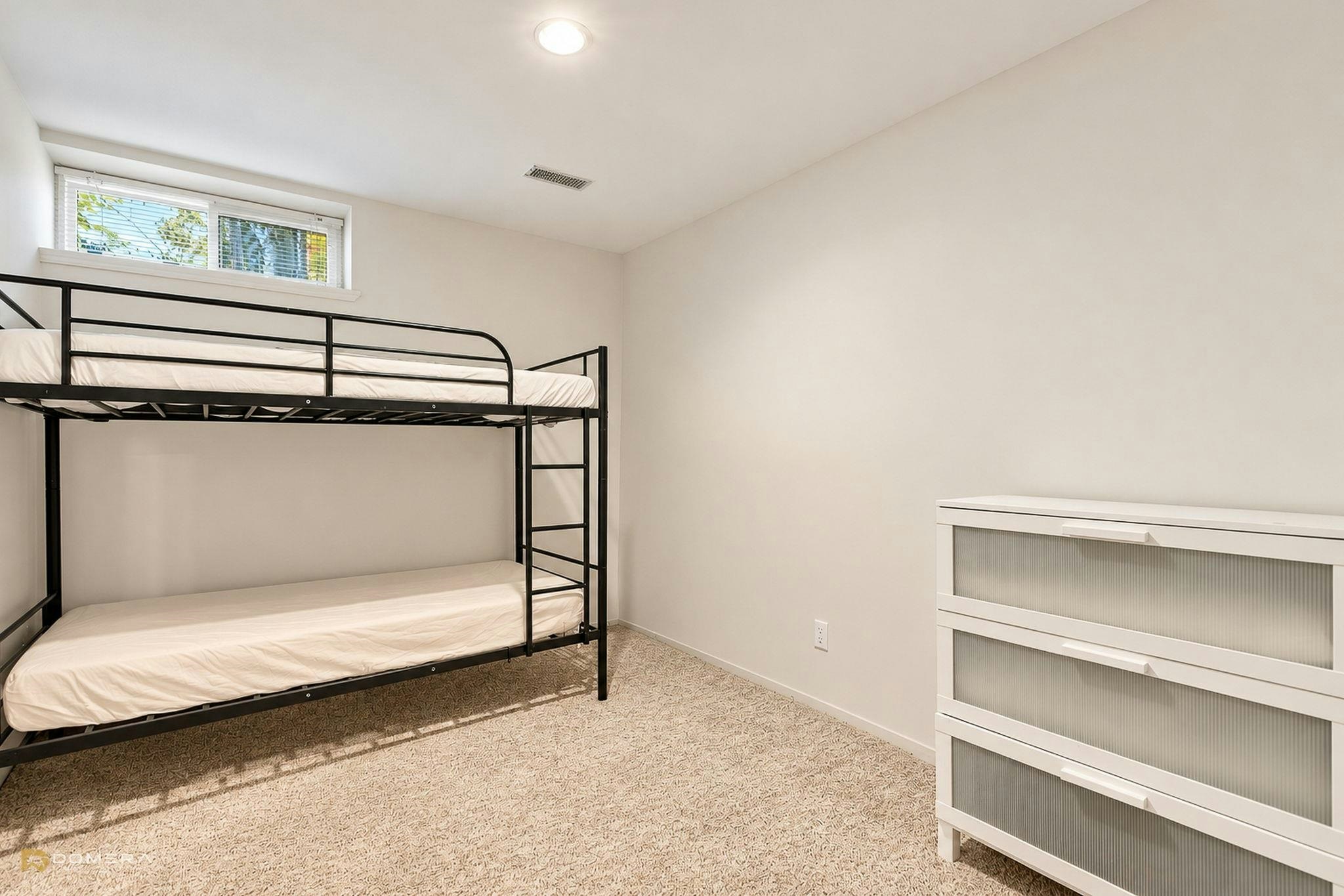 1415 Lansdowne Drive, Coquitlam, BC, V3E 1Y5 - 32