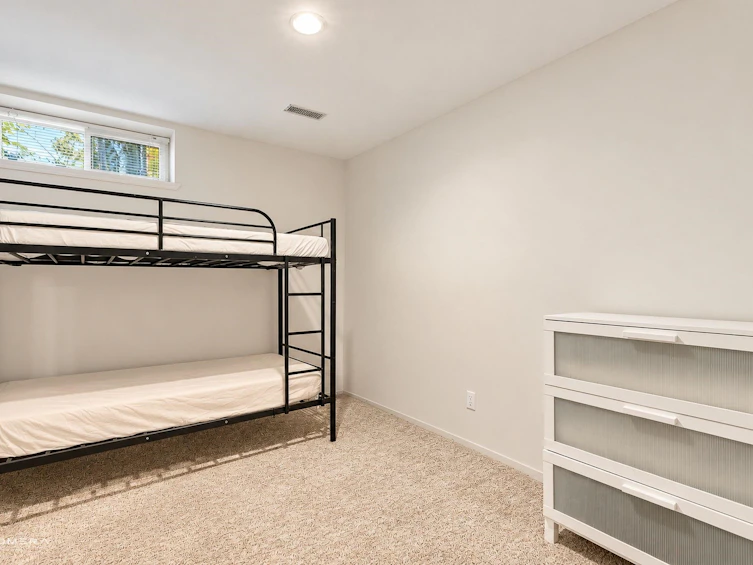 1415 Lansdowne Drive, Coquitlam, BC, V3E 1Y5 - 32