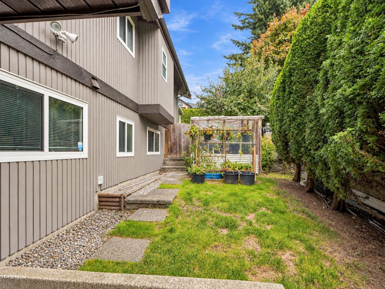 1415 Lansdowne Drive, Coquitlam, BC, V3E 1Y5 - 36