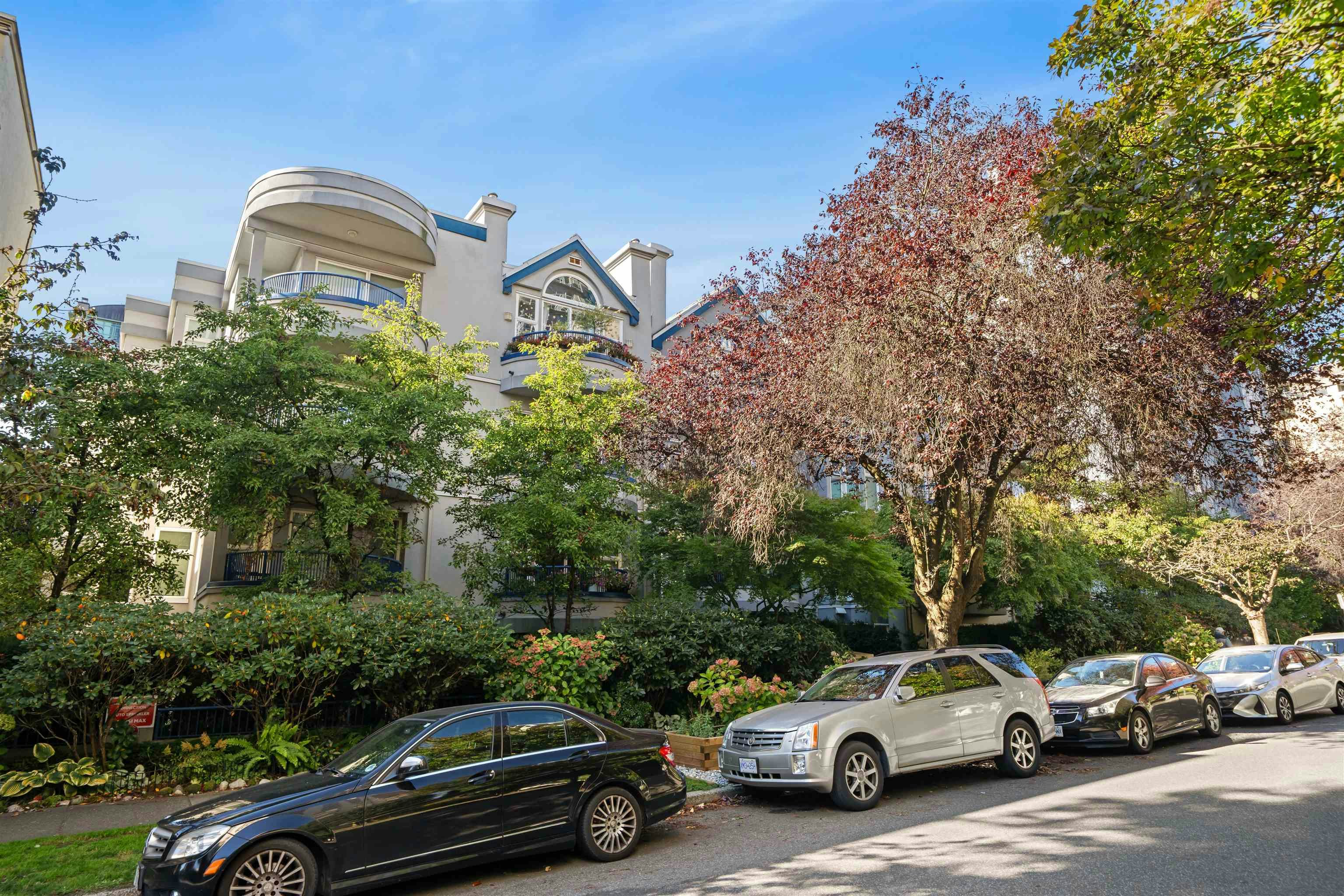 210-1924 Comox Street - 3