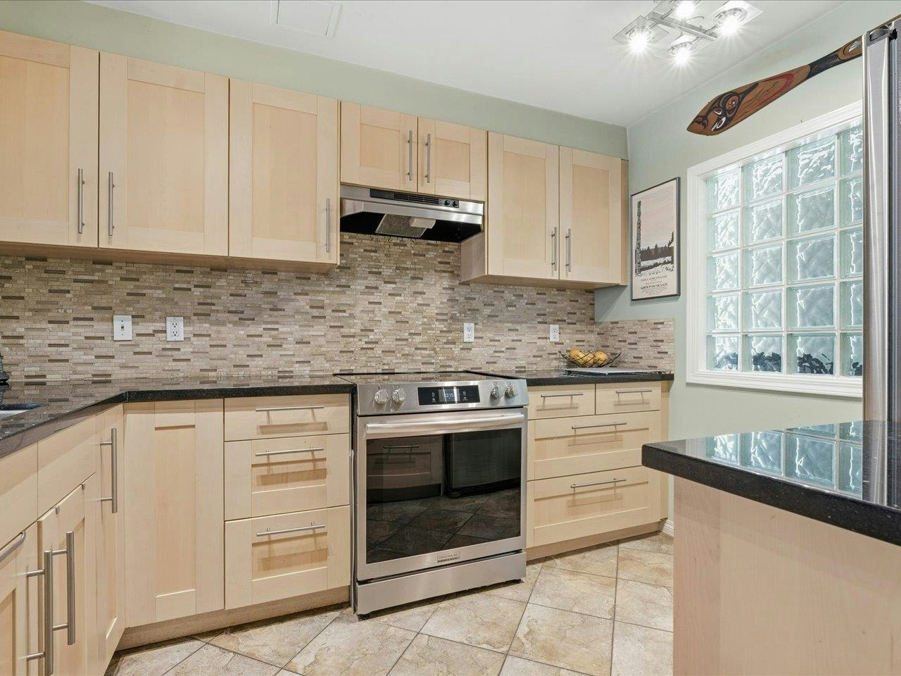 201-3220 W 4th Avenue, Vancouver, BC, V6K 1R9 - 9