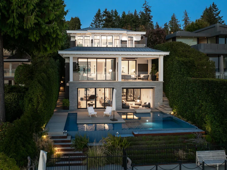 3156 Travers Avenue, West Vancouver, BC, V7V 1G3