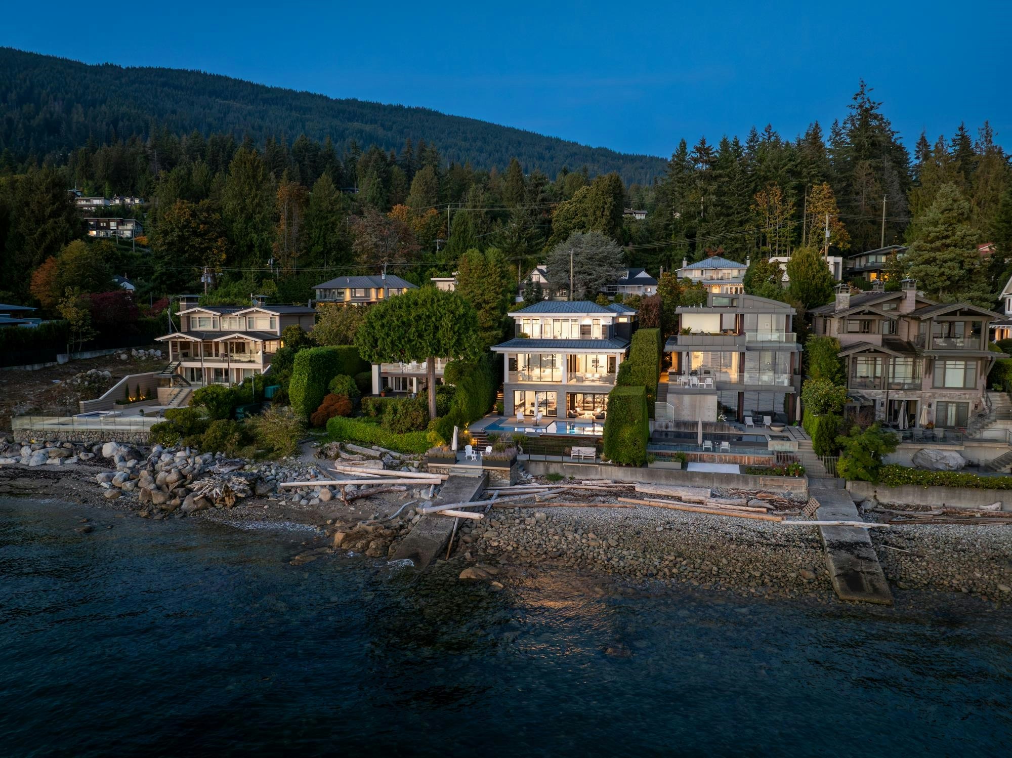 3156 Travers Avenue, West Vancouver, BC, V7V 1G3 - 29