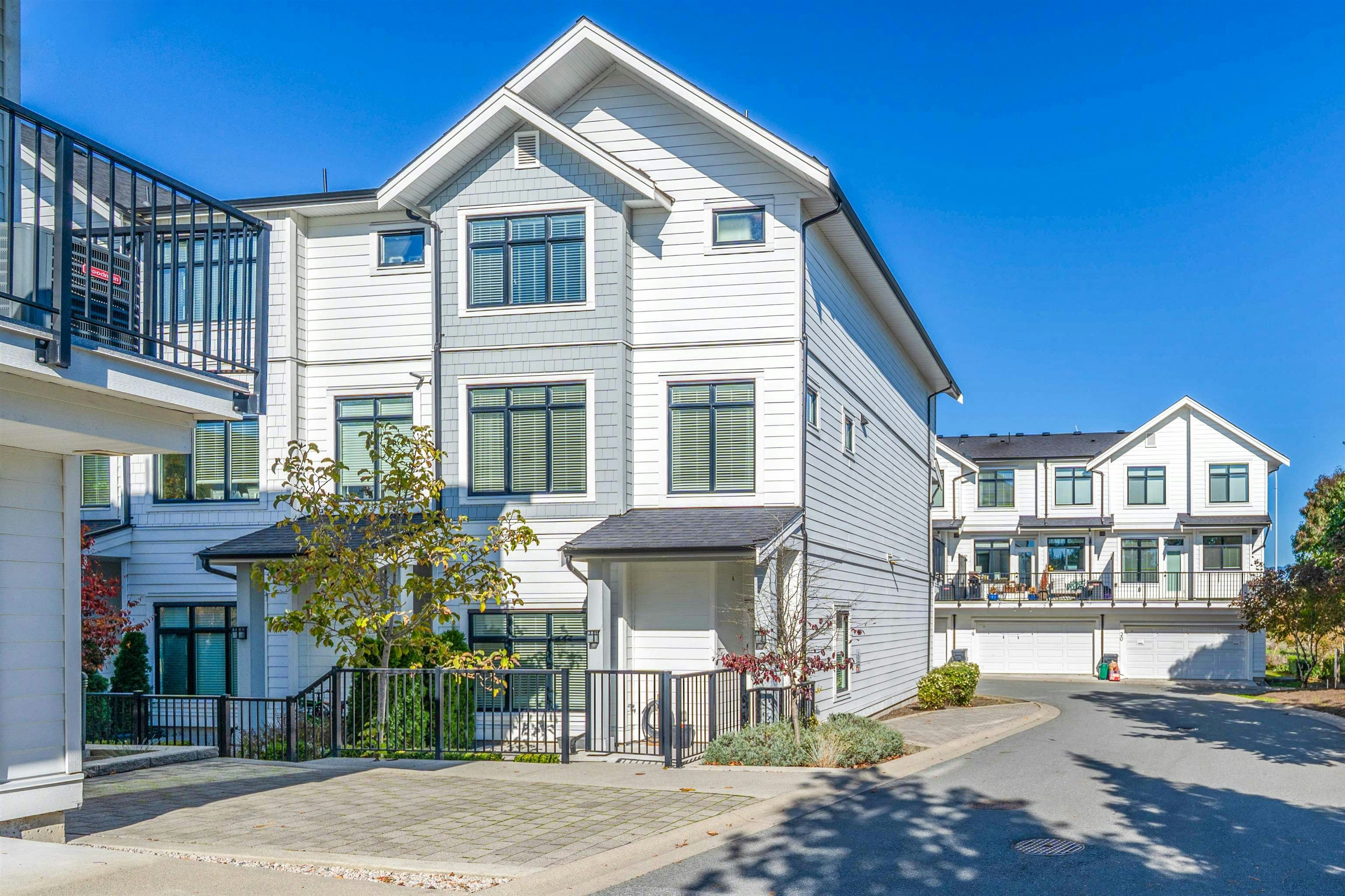 29-17557 100 Avenue, Surrey, BC, V4N 6V5
