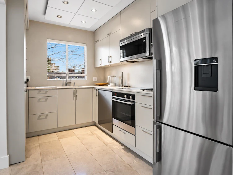 1-2450 Alma Street, Vancouver, BC, V6R 3R7 - 7