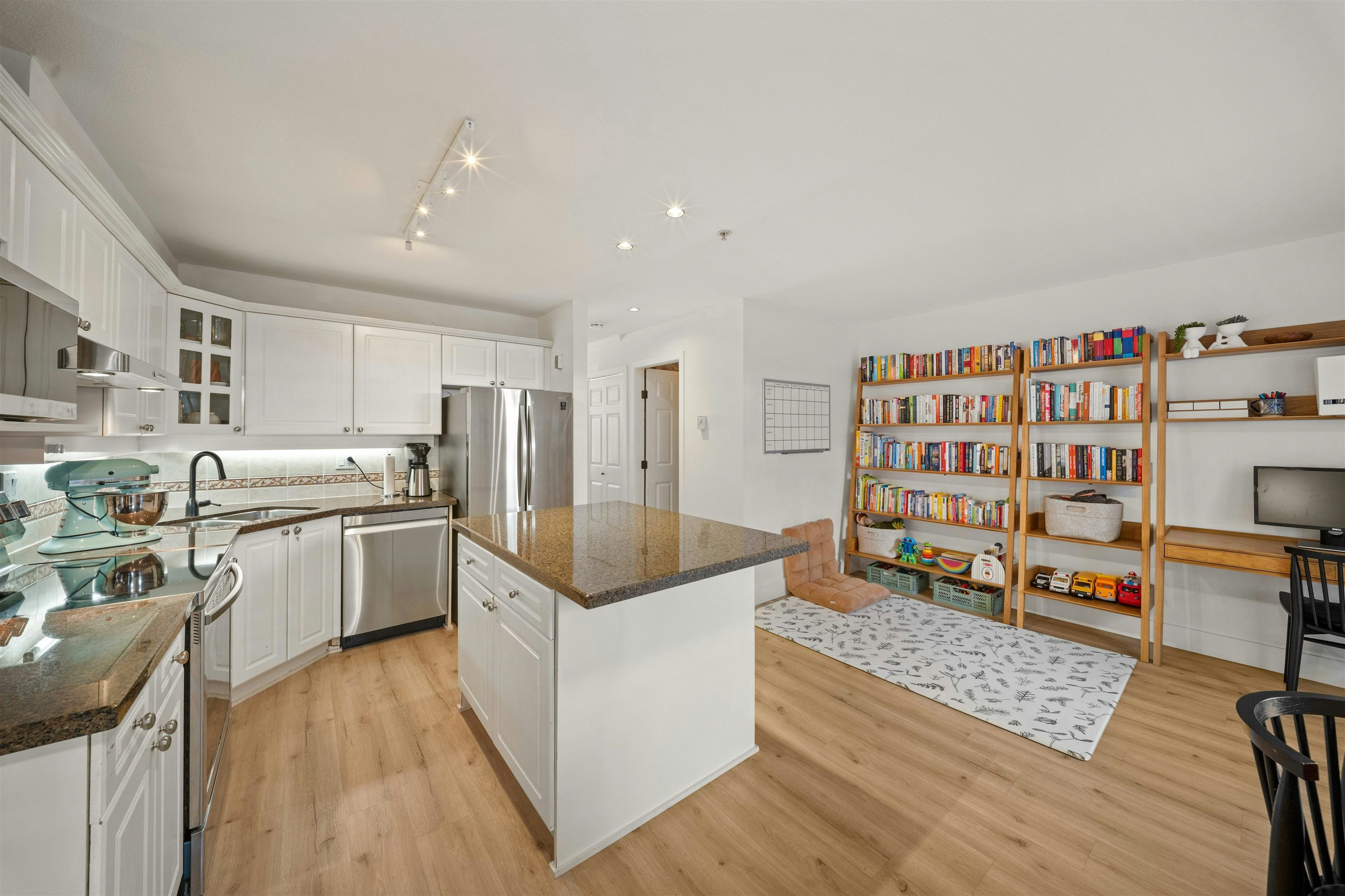 18-222 E 5th Street, North Vancouver, BC, V7L 1L7 - 13