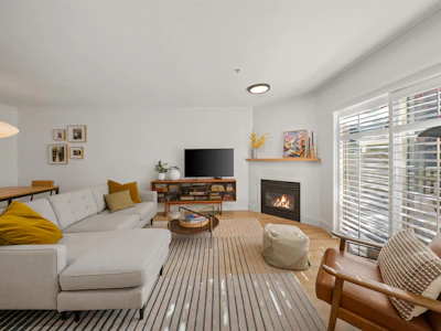 18-222 E 5th Street - 2