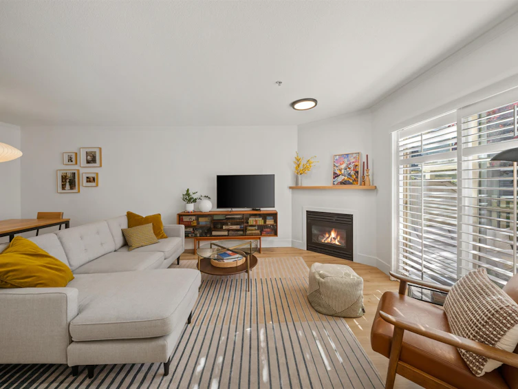 18-222 E 5th Street, North Vancouver, BC, V7L 1L7 - 2