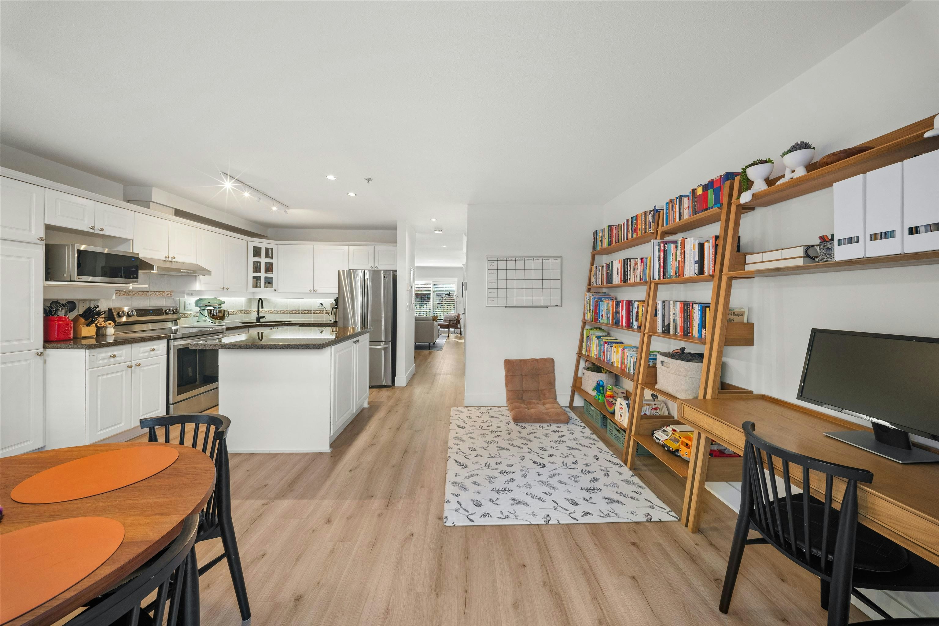 18-222 E 5th Street, North Vancouver, BC, V7L 1L7 - 12
