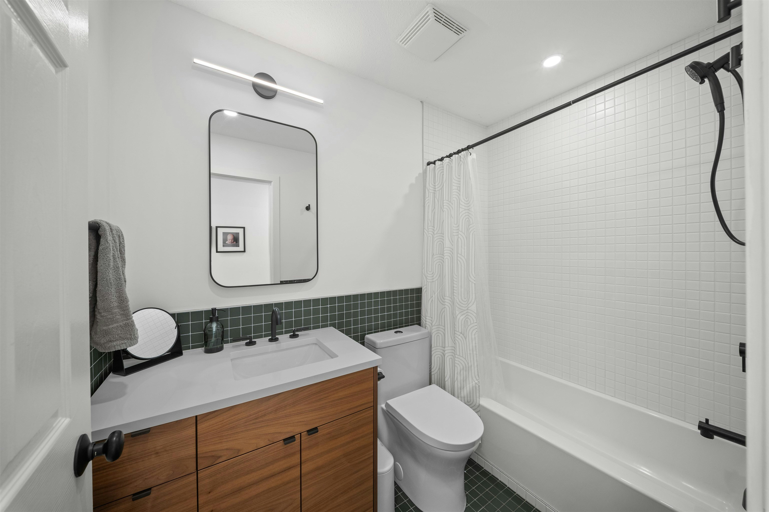 18-222 E 5th Street, North Vancouver, BC, V7L 1L7 - 21