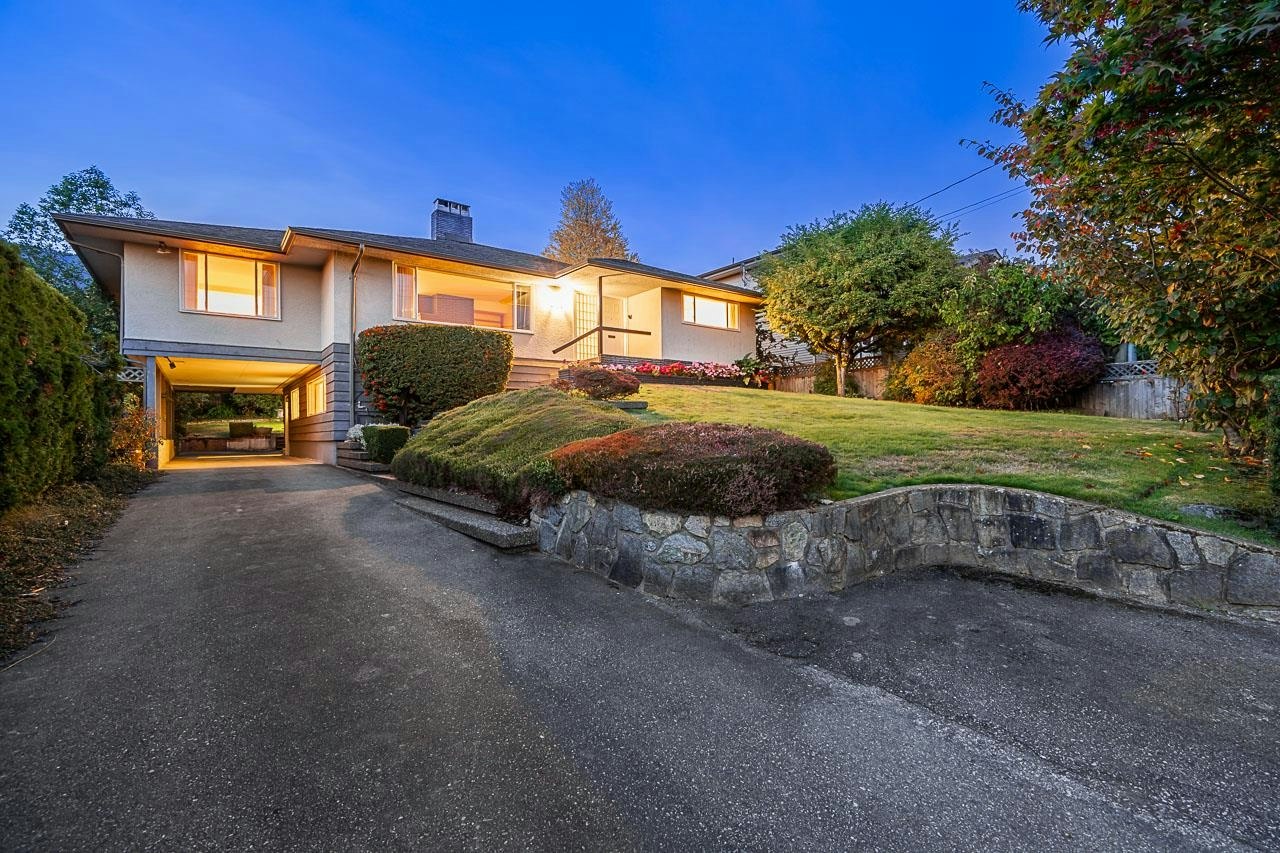 2265 Inglewood Avenue, West Vancouver, BC, V7V 1Z7