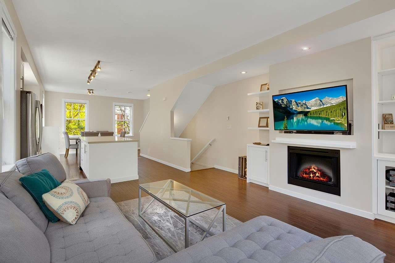 43-2495 Davies Avenue - 4