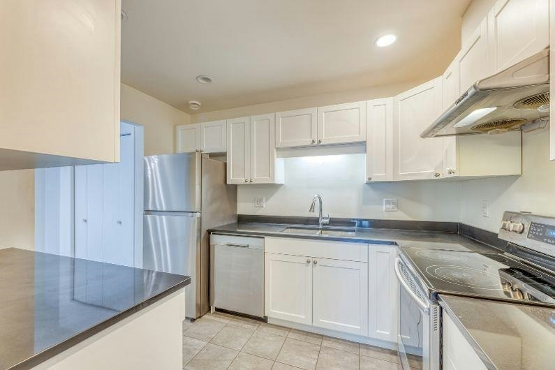 210-2915 Glen Drive, Coquitlam, BC, V3B 7H8 - 9