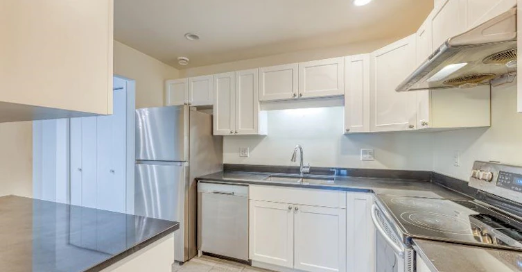 210-2915 Glen Drive, Coquitlam, BC, V3B 7H8 - 9