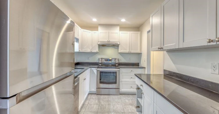 210-2915 Glen Drive, Coquitlam, BC, V3B 7H8 - 8