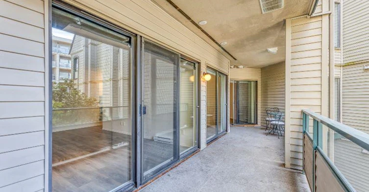 210-2915 Glen Drive, Coquitlam, BC, V3B 7H8 - 10