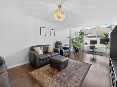 15-7250 122 Street - 5