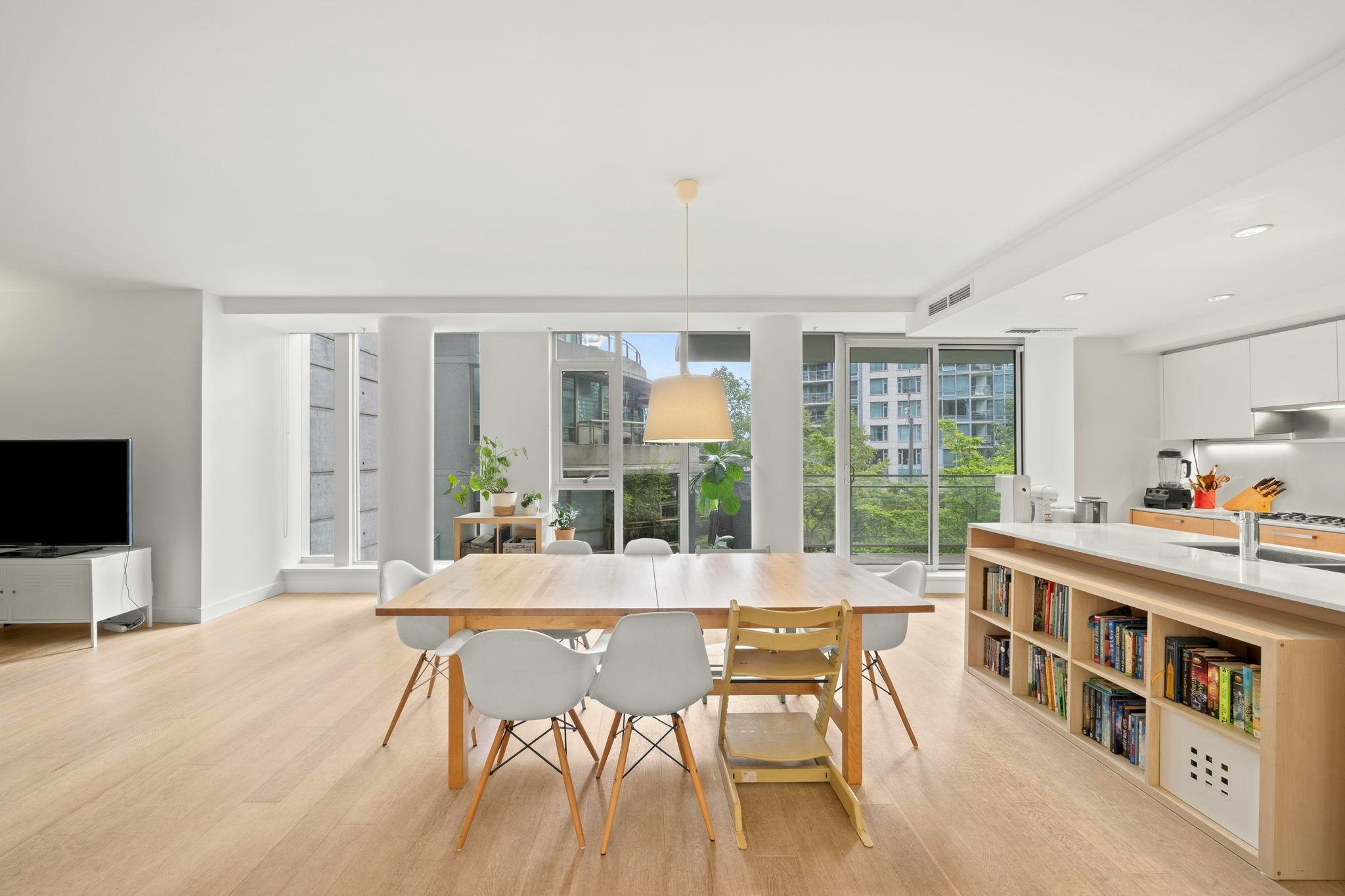 201-1409 W Pender Street, Vancouver, BC, V6G 2S3