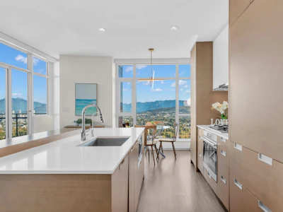 3203-4688 Kingsway - 4