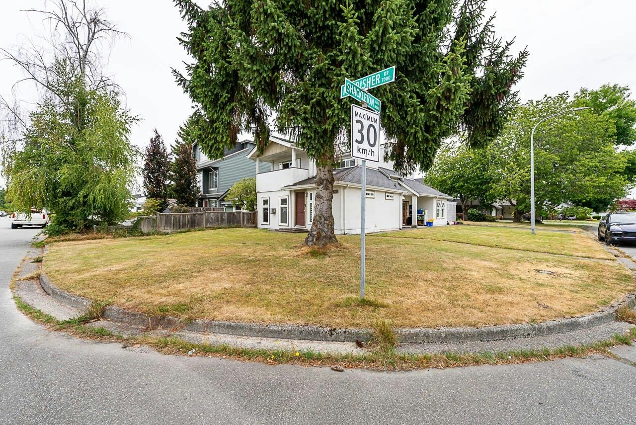 7920 Frobisher Drive - 3