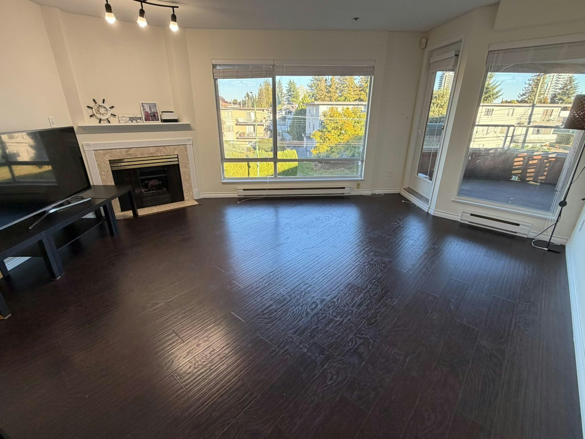 317-6939 Gilley Avenue, Burnaby, BC, V5J 4W8 - 2