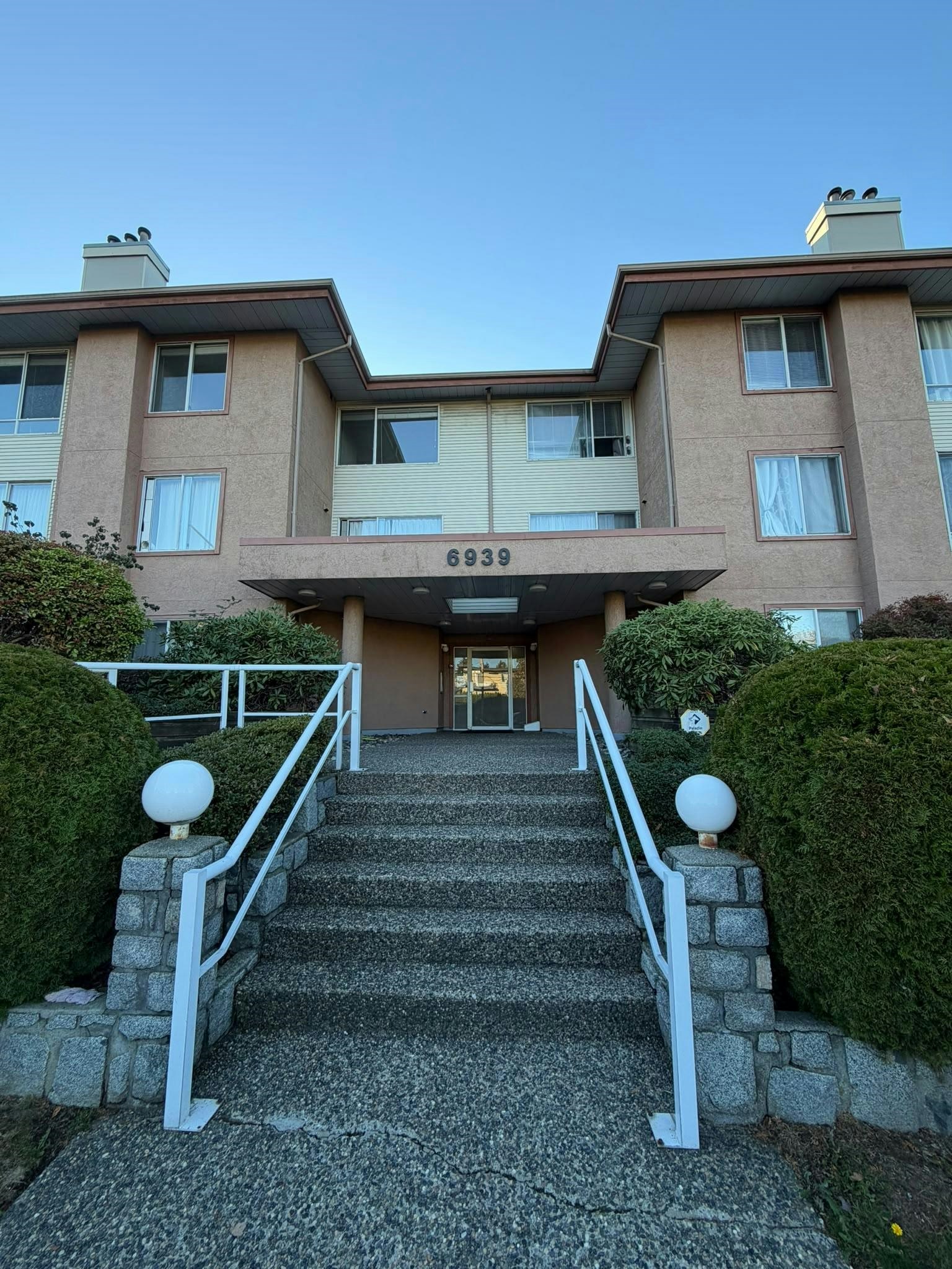 317-6939 Gilley Avenue, Burnaby, BC, V5J 4W8 - 12