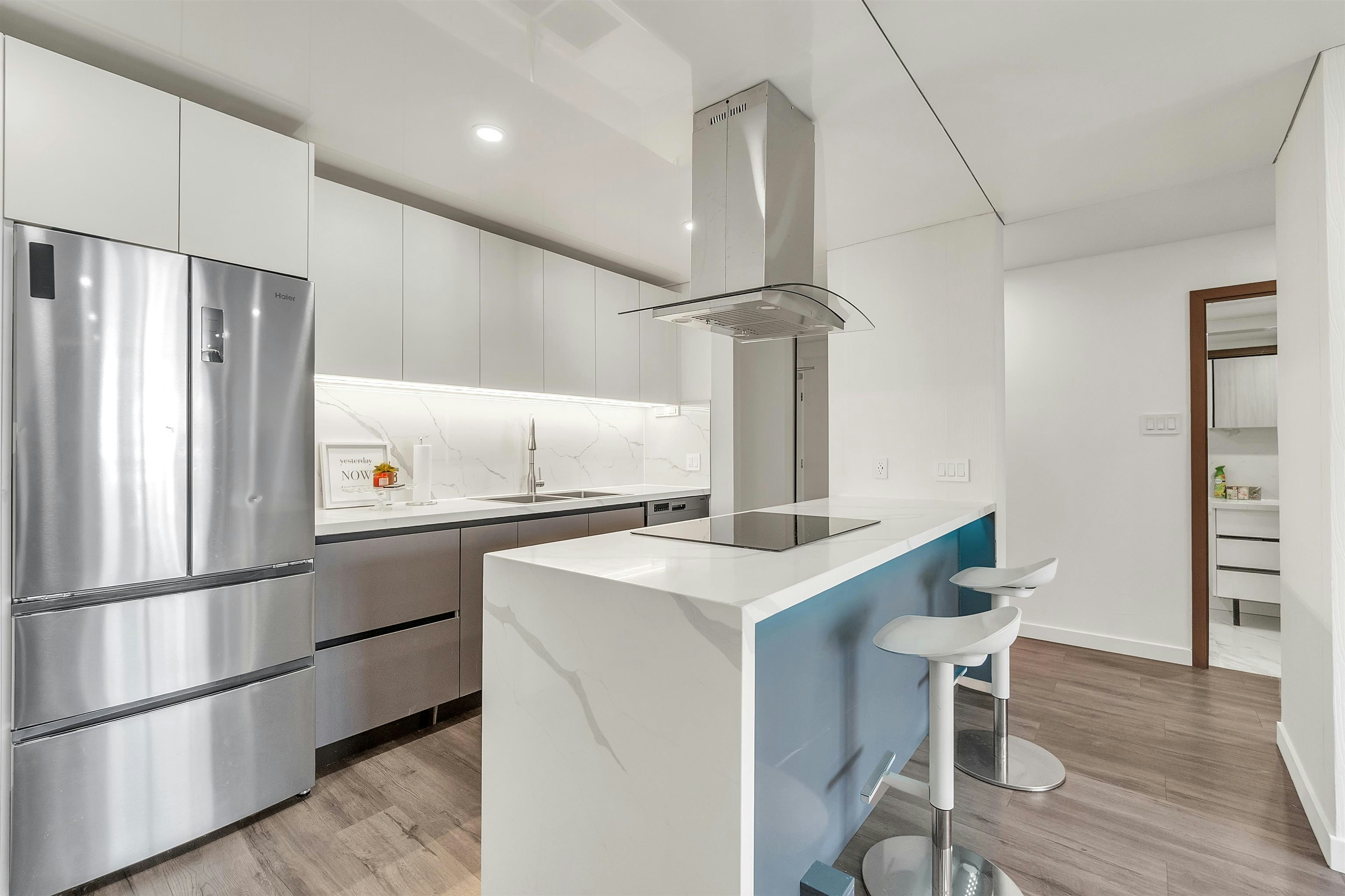 1207-2016 Fullerton Avenue, North Vancouver, BC, V7P 3E6