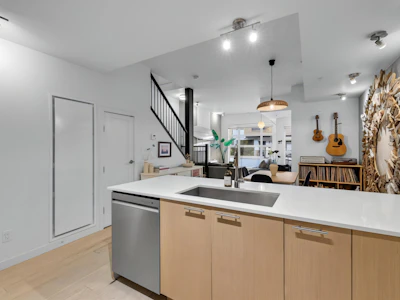 103-2715 Spring Street - 2
