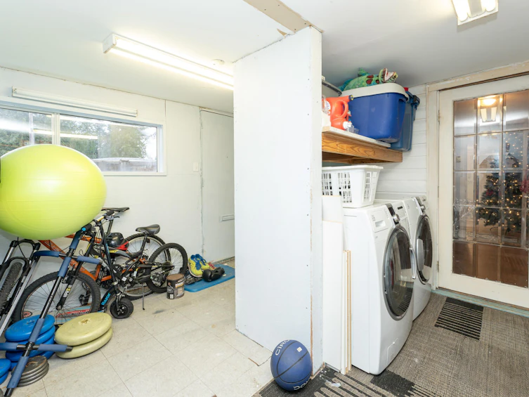 23252 Calvin Crescent, Maple Ridge, BC, V2X 4S3 - 23