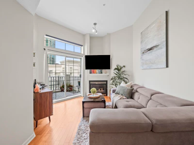 413-147 E 1st Street - 3