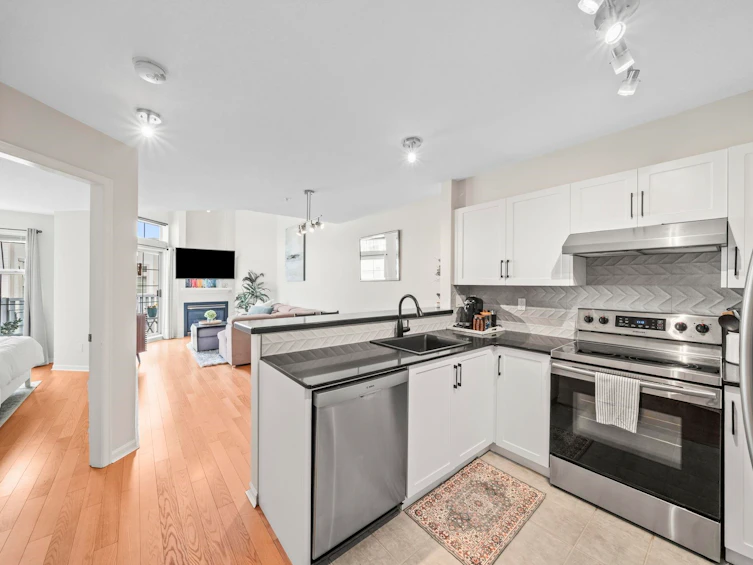 413-147 E 1st Street, North Vancouver, BC, V7L 1B2 - 7
