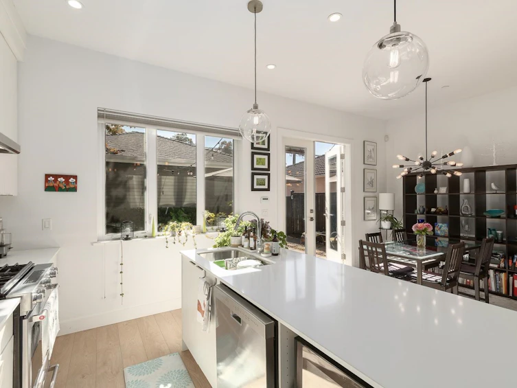 572 E 16th Avenue, Vancouver, BC, V5T 2V2 - 10