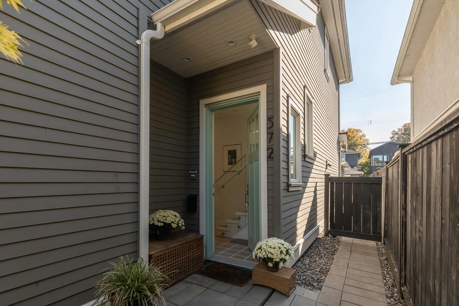 572 E 16th Avenue - 3