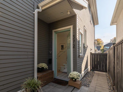 572 E 16th Avenue - 3