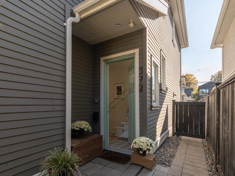 572 E 16th Avenue, Vancouver, BC, V5T 2V2 - 3