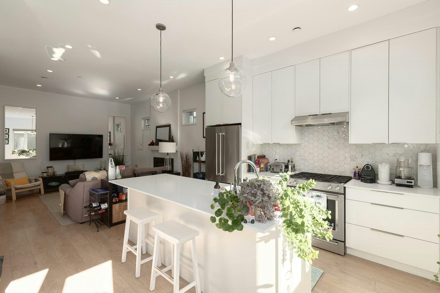 572 E 16th Avenue, Vancouver, BC, V5T 2V2 - 9