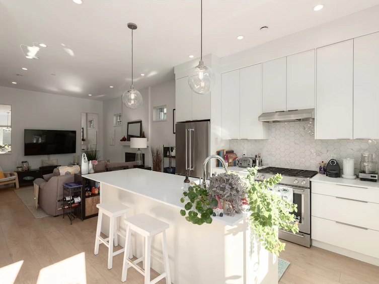 572 E 16th Avenue, Vancouver, BC, V5T 2V2 - 9