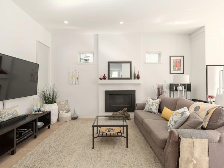 572 E 16th Avenue, Vancouver, BC, V5T 2V2 - 4