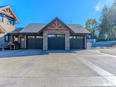 7460 Bradner Road - 3