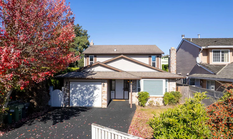 10651 Canso Crescent