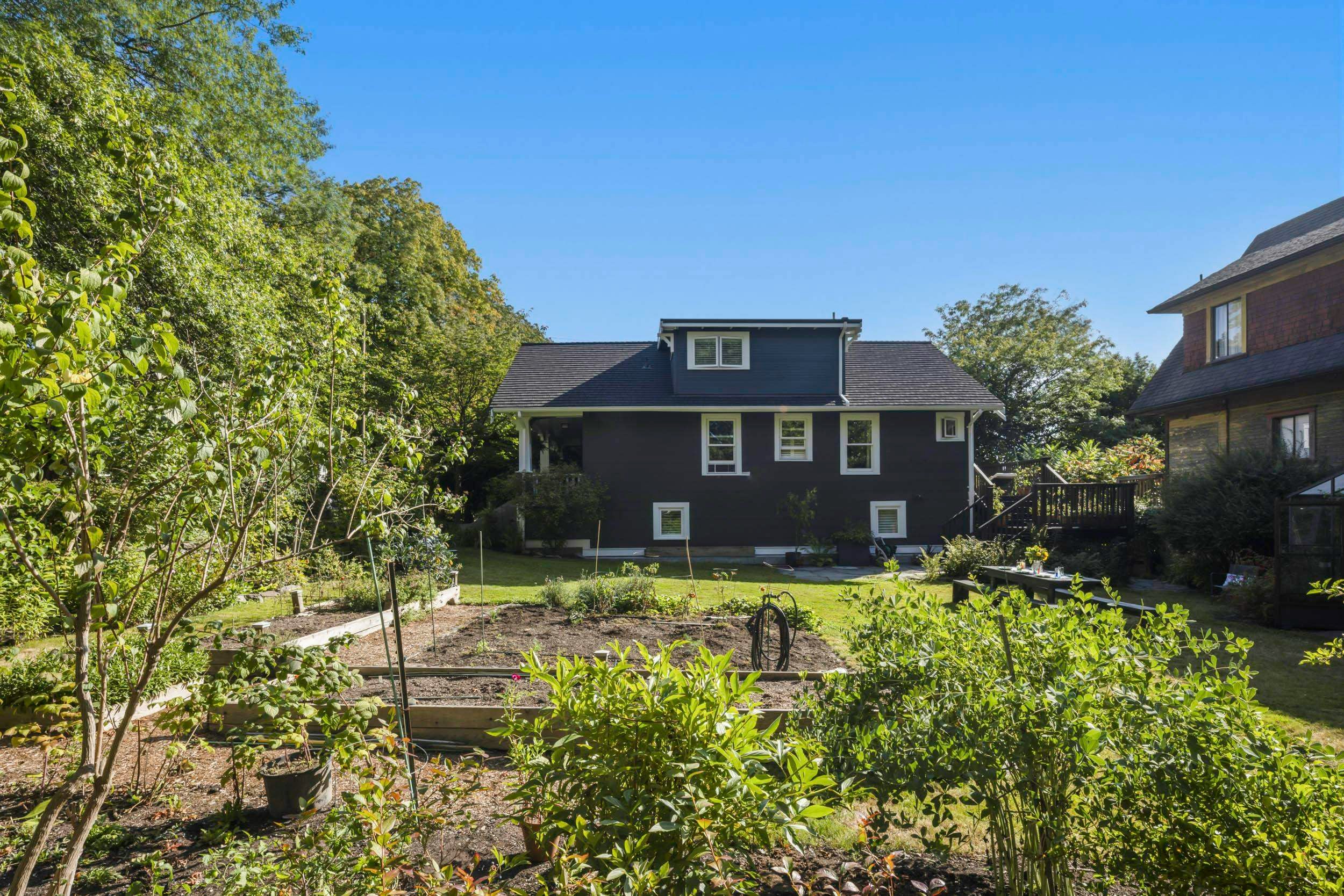 179 N Penticton Street, Vancouver, BC, V5K 3L3 - 36