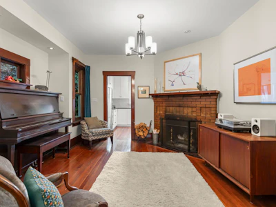 179 N Penticton Street - 5