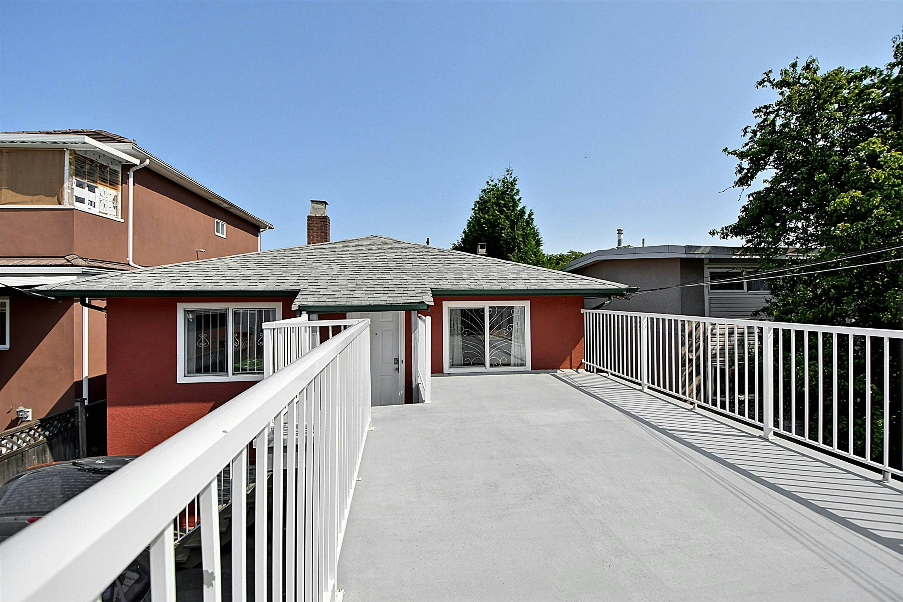 2216 E 41st Avenue, Vancouver, BC, V5P 1L6 - 30