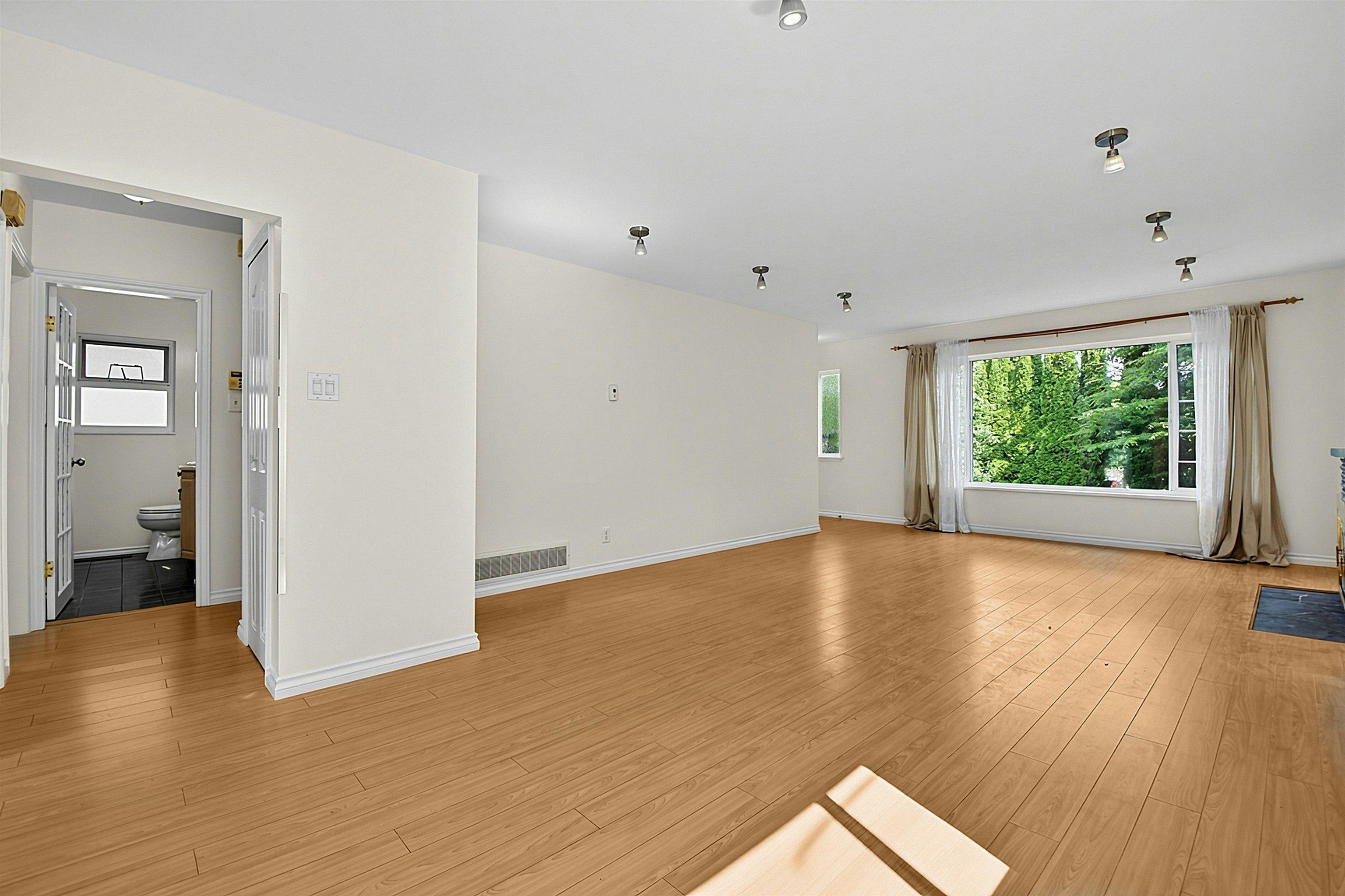 2216 E 41st Avenue, Vancouver, BC, V5P 1L6 - 7