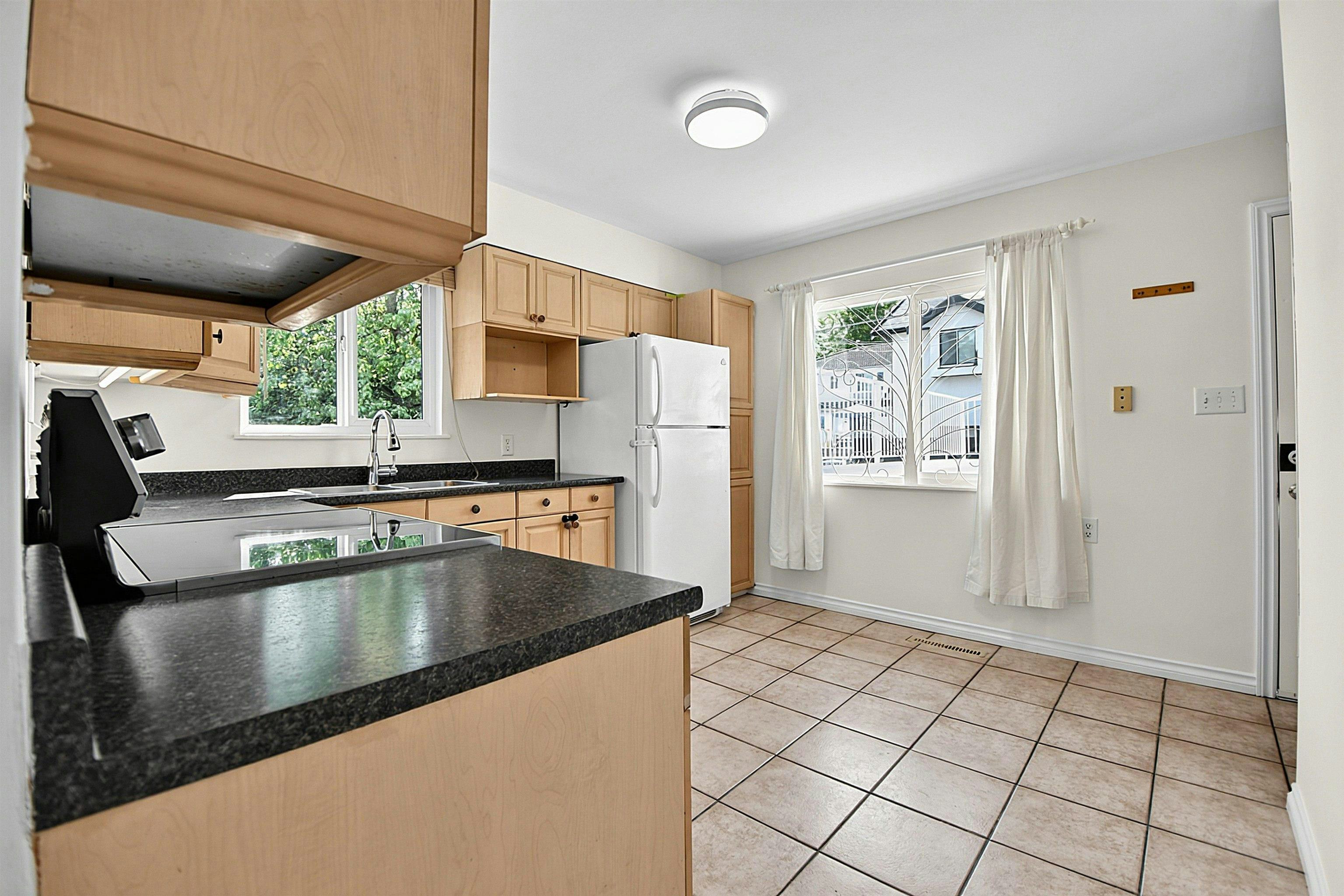2216 E 41st Avenue, Vancouver, BC, V5P 1L6 - 13