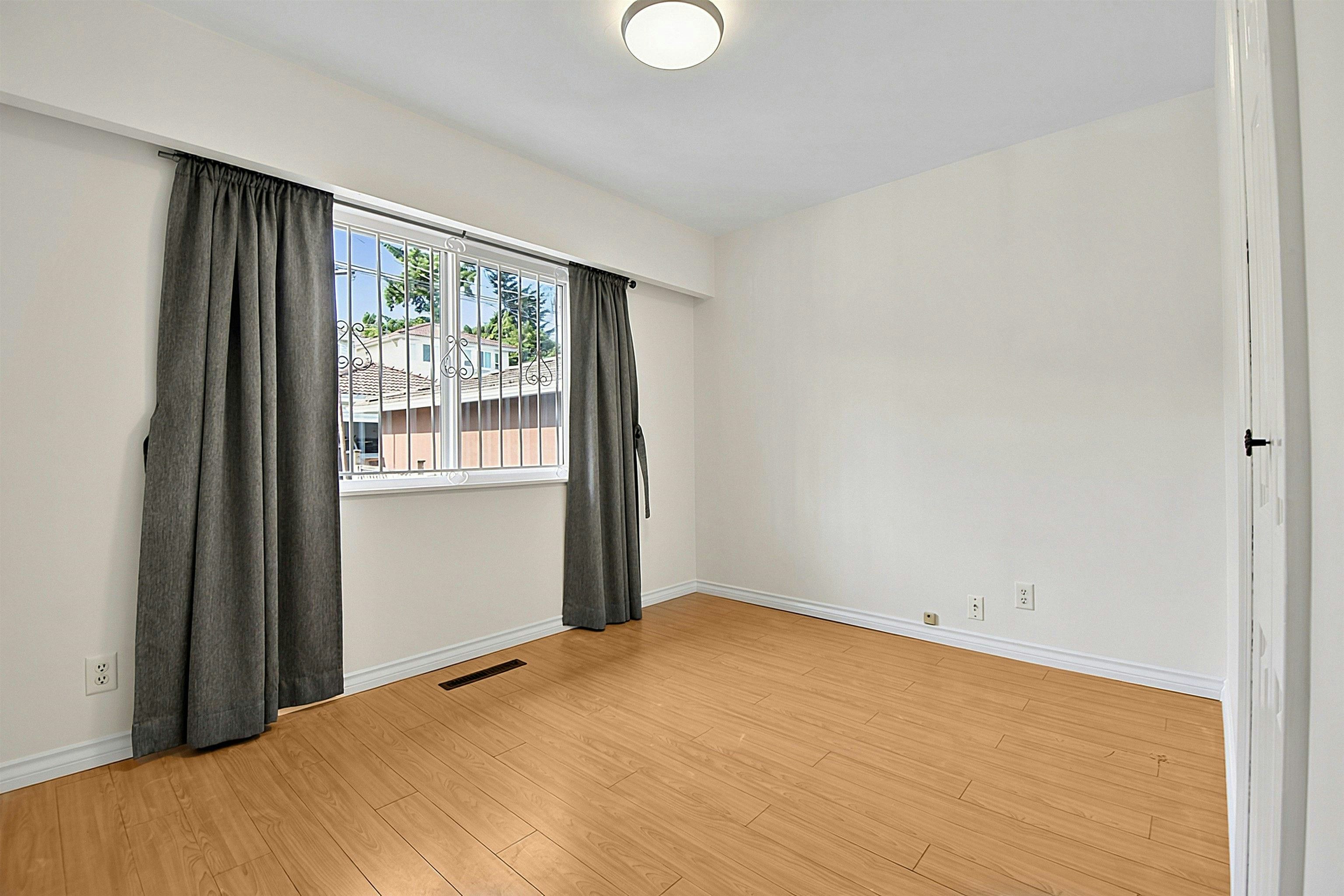 2216 E 41st Avenue, Vancouver, BC, V5P 1L6 - 11
