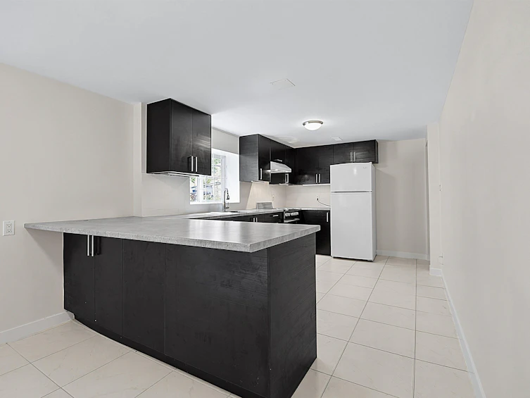 2216 E 41st Avenue, Vancouver, BC, V5P 1L6 - 17