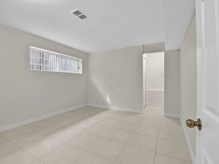 2216 E 41st Avenue, Vancouver, BC, V5P 1L6 - 21